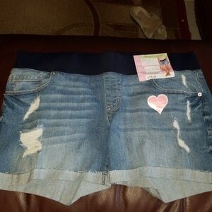 Great expectations distressed maternity jean short